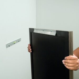 Hangman HM-18D 200-Lb. Heavy-Duty Mirror and Picture Hanger with Wall Dog Screws